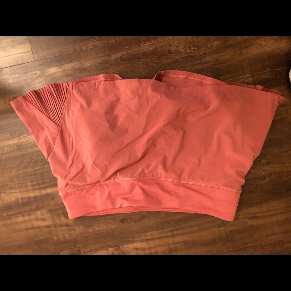 Lululemon size 10 play off the pleats